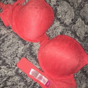 No Boundaries 38C bra bundle
